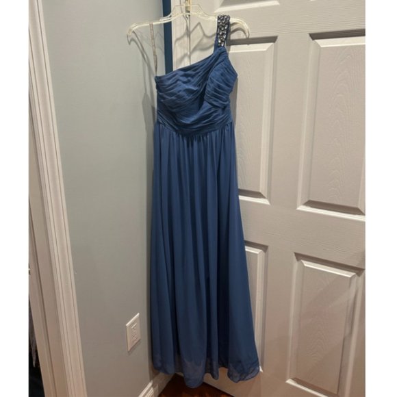 Evening Wear - Picture 4 of 5